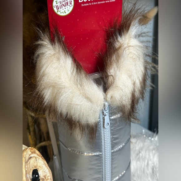 Faux Fur Wine Bottle Jacket - Picture 3 of 5